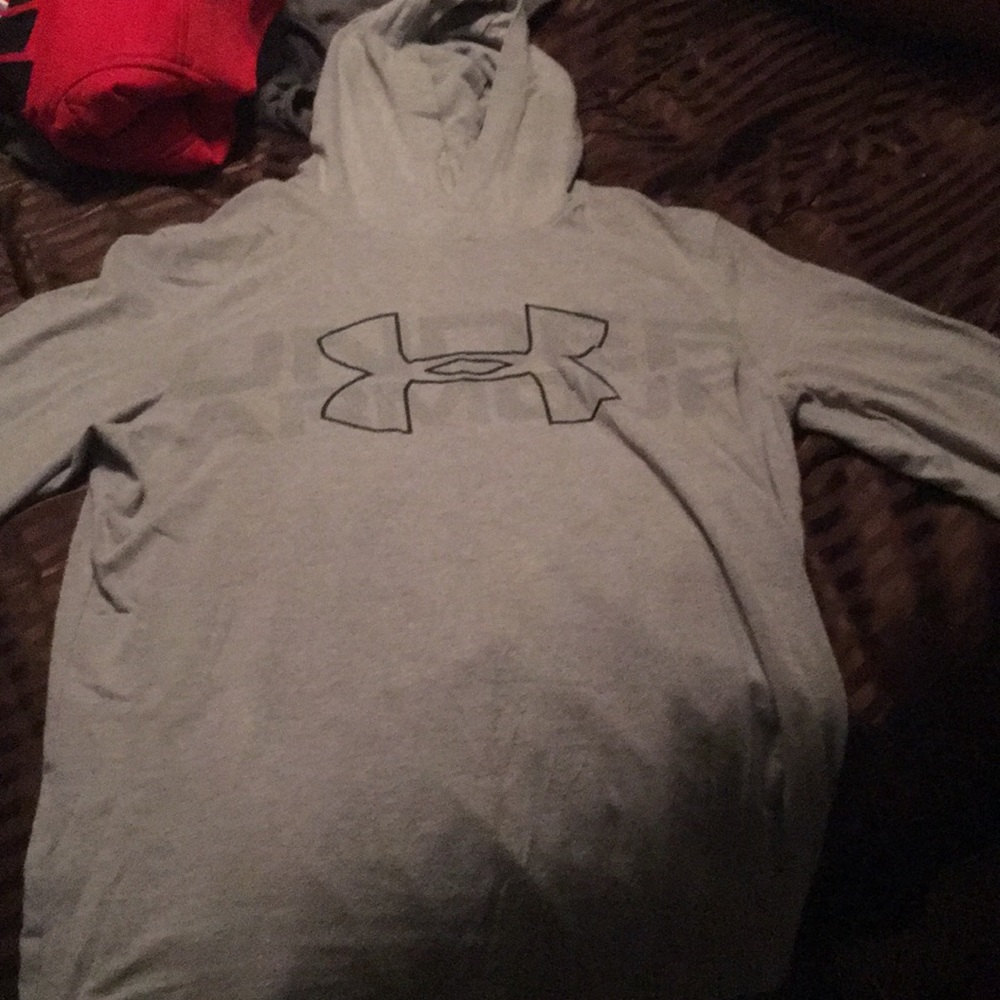 Under Armour shirt/sweater